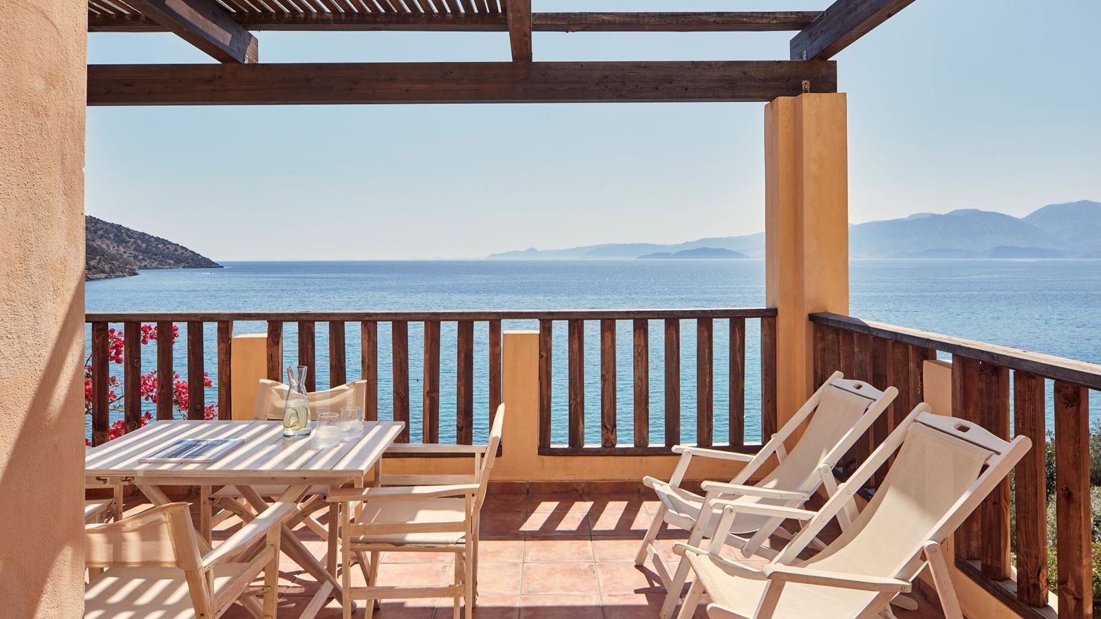 rooms-sea-front-suite