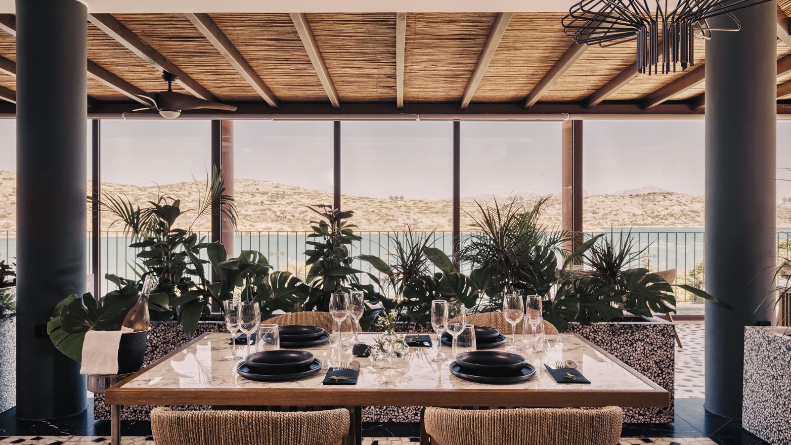 restaurants-tholos