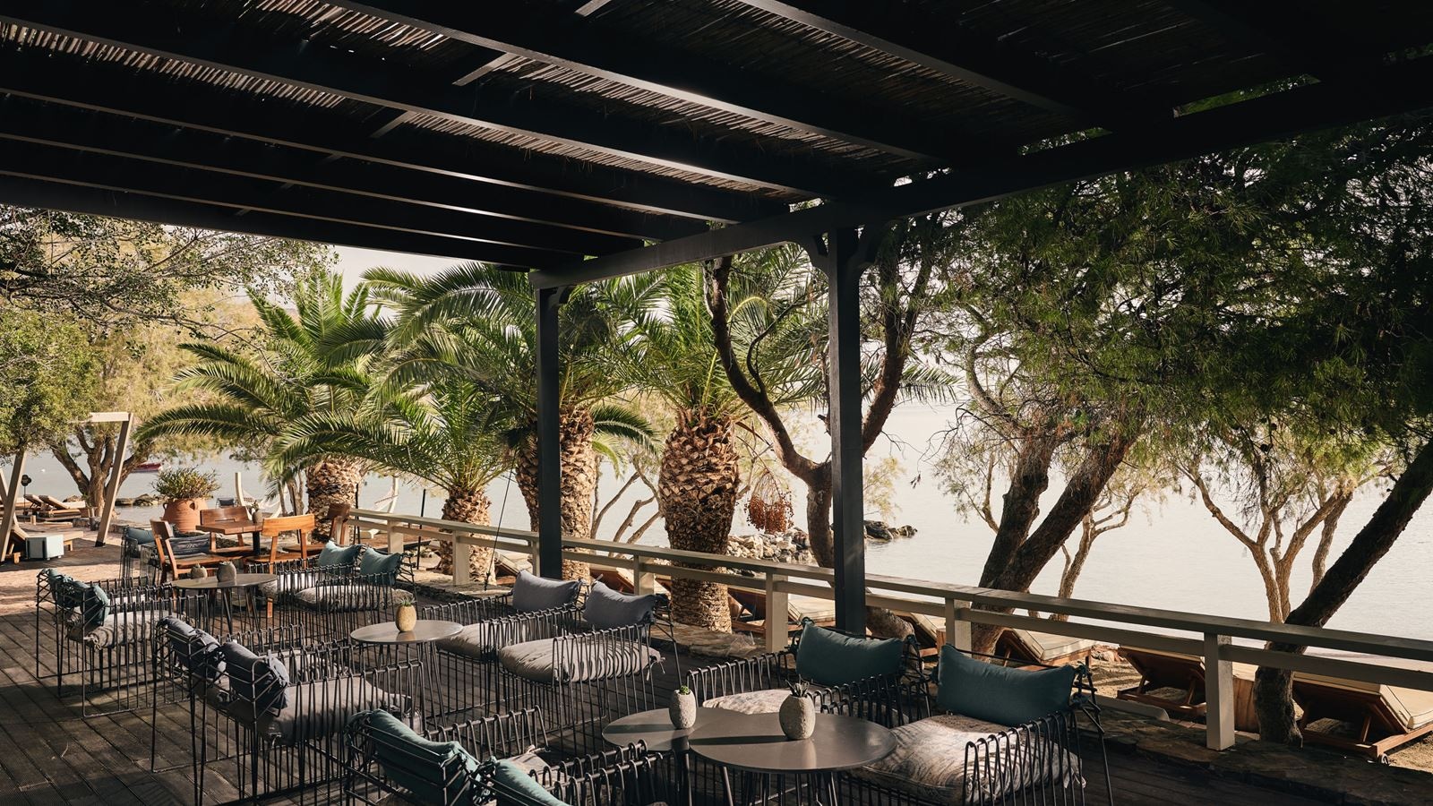 bars-vilebrequin-la-plage-beach-bar