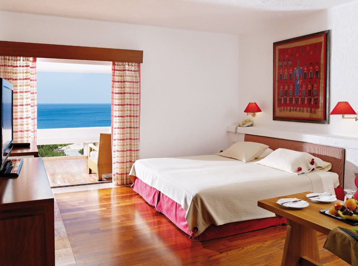 rooms-one-bedroom-superior-suite-sea-view