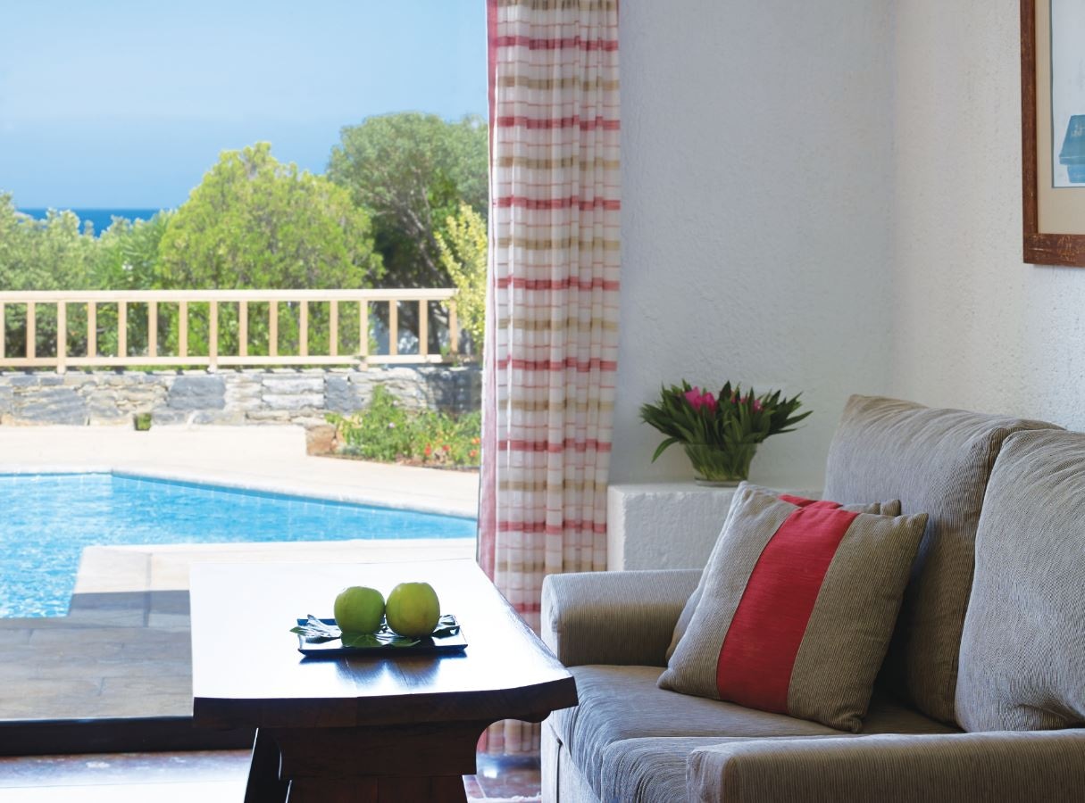 rooms-two-bedroom-superior-bungalow-sea-view-private-pool