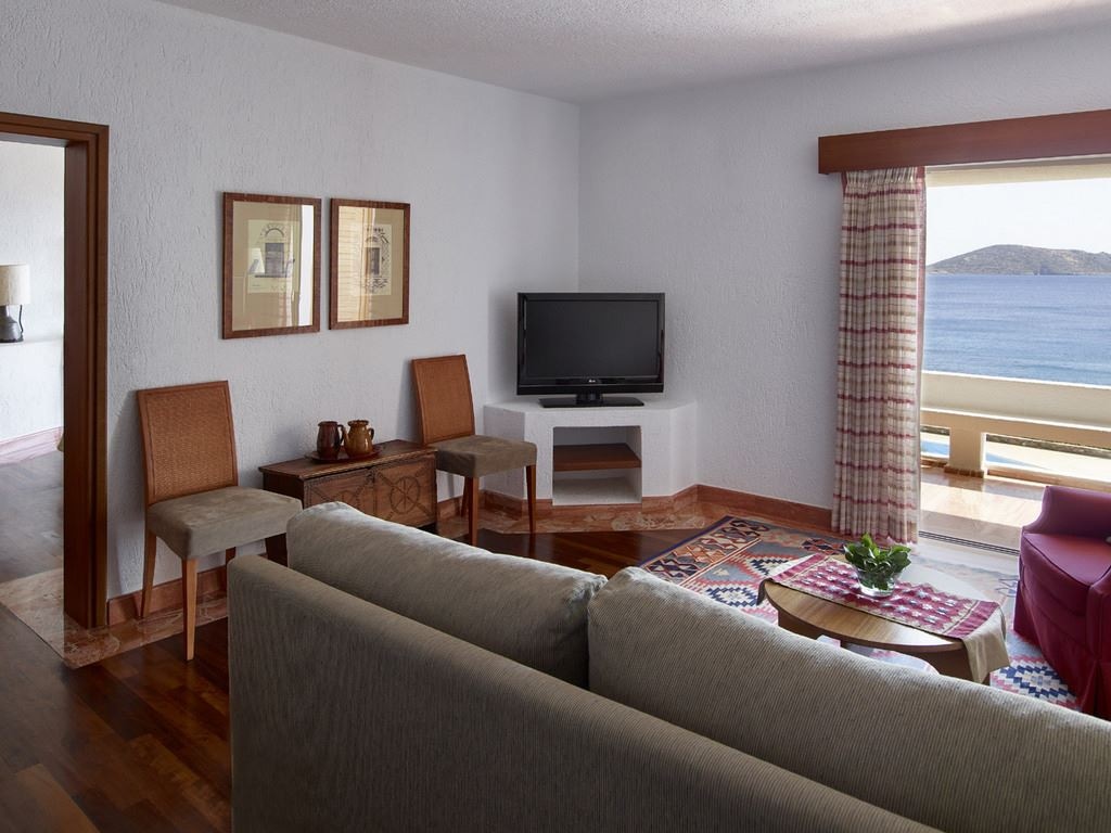 rooms-two-bedroom-superior-suite-sea-view