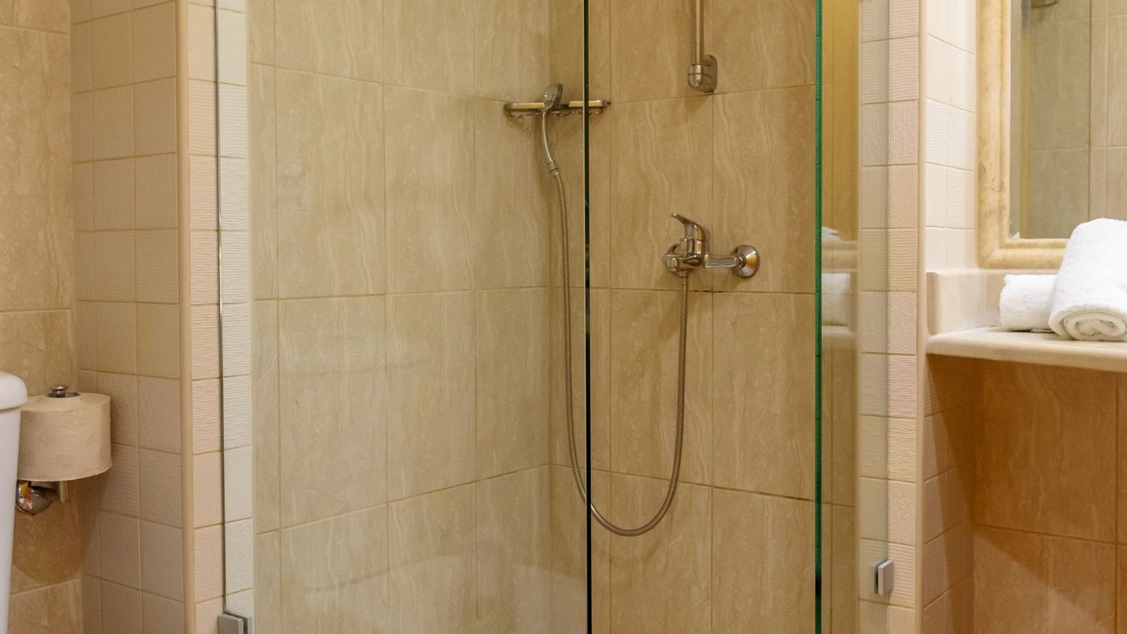 rooms-double-room-land-view