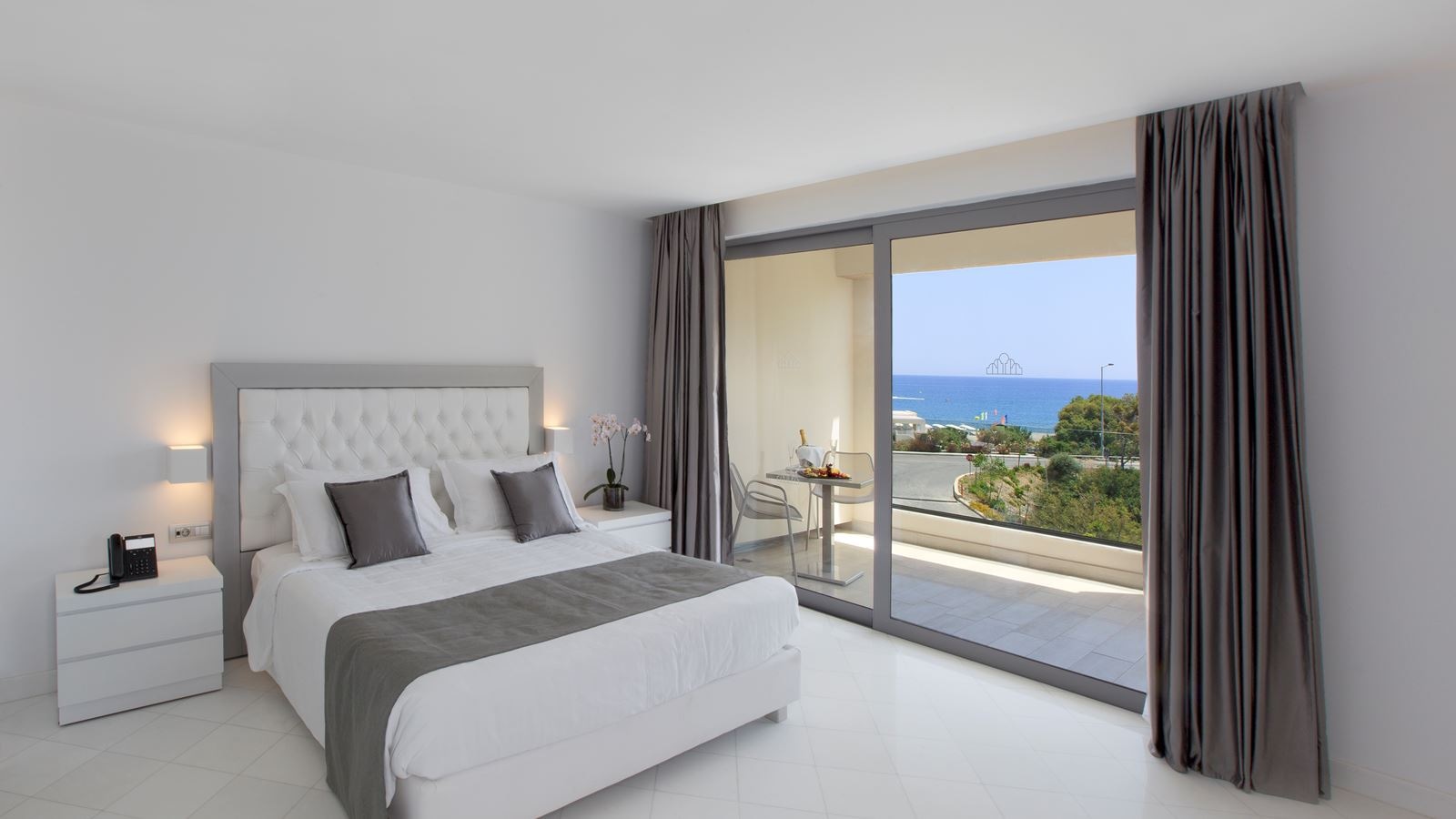 rooms-superior-suite-balcony-or-terrace