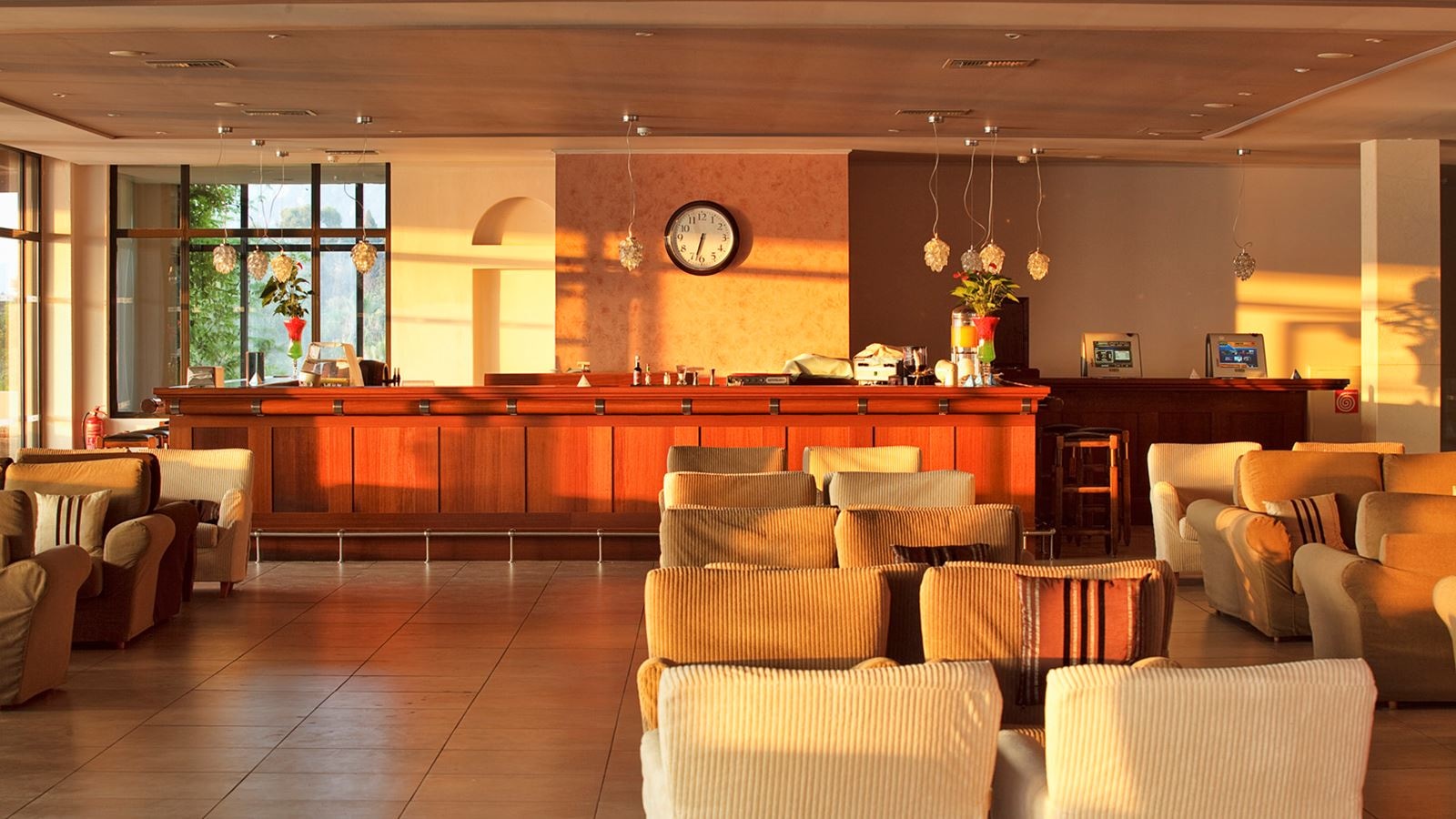 bars-main-bar