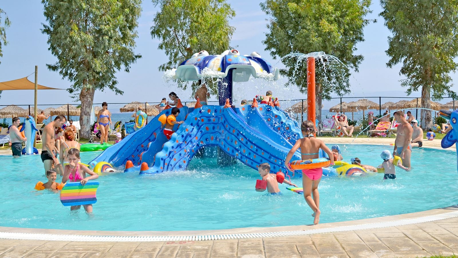 pools-outdoor-childrens-pool