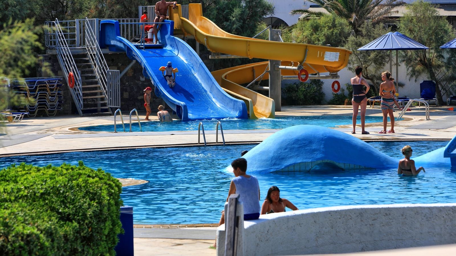 water-park-outdoor-pool