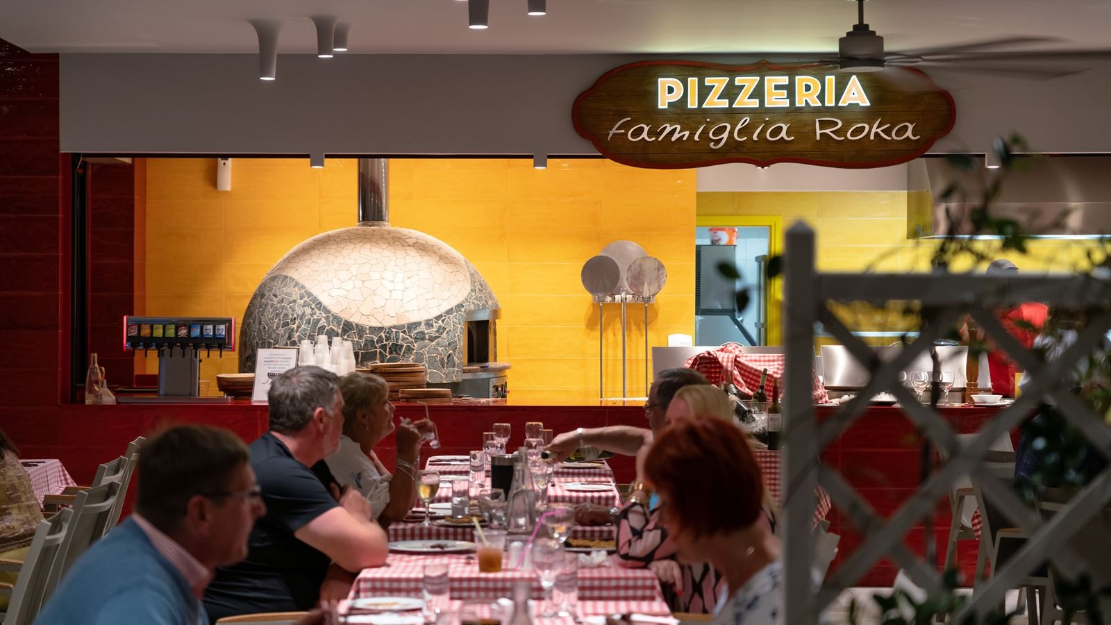 restaurants-pizzeria-famiglia-roka