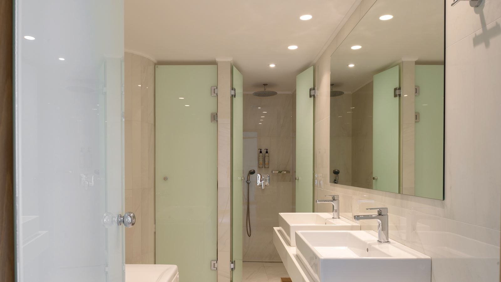 rooms-emerald-suite-sea-view