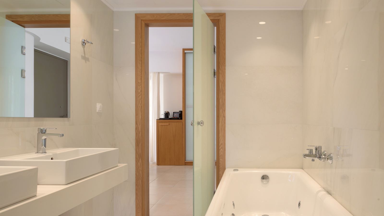 rooms-emerald-suite-sea-view