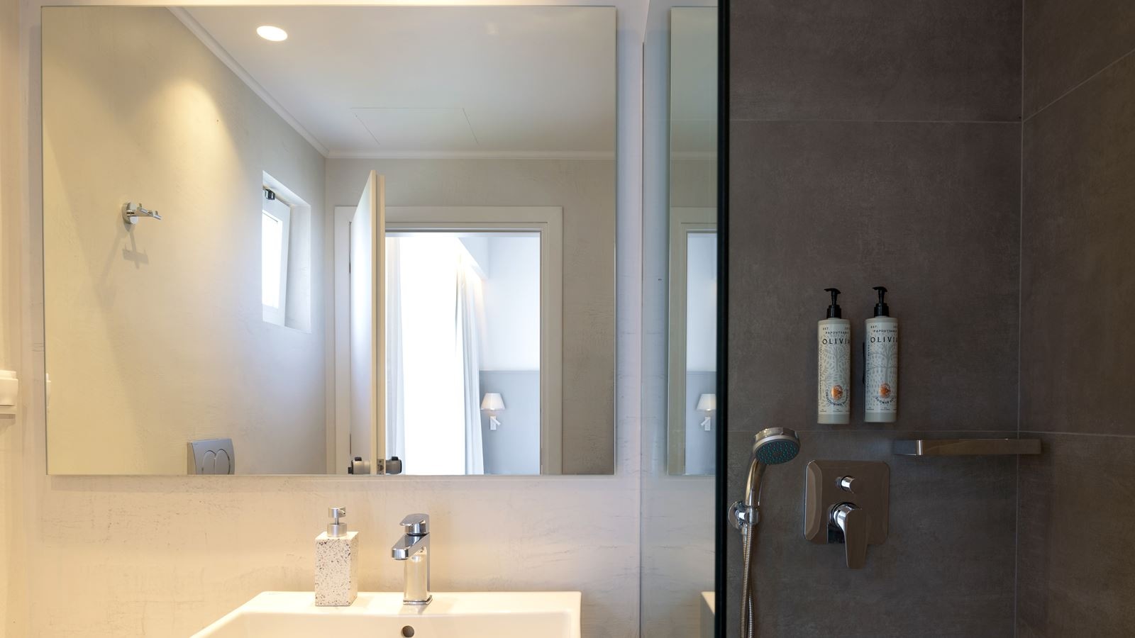 rooms-double-room-economy