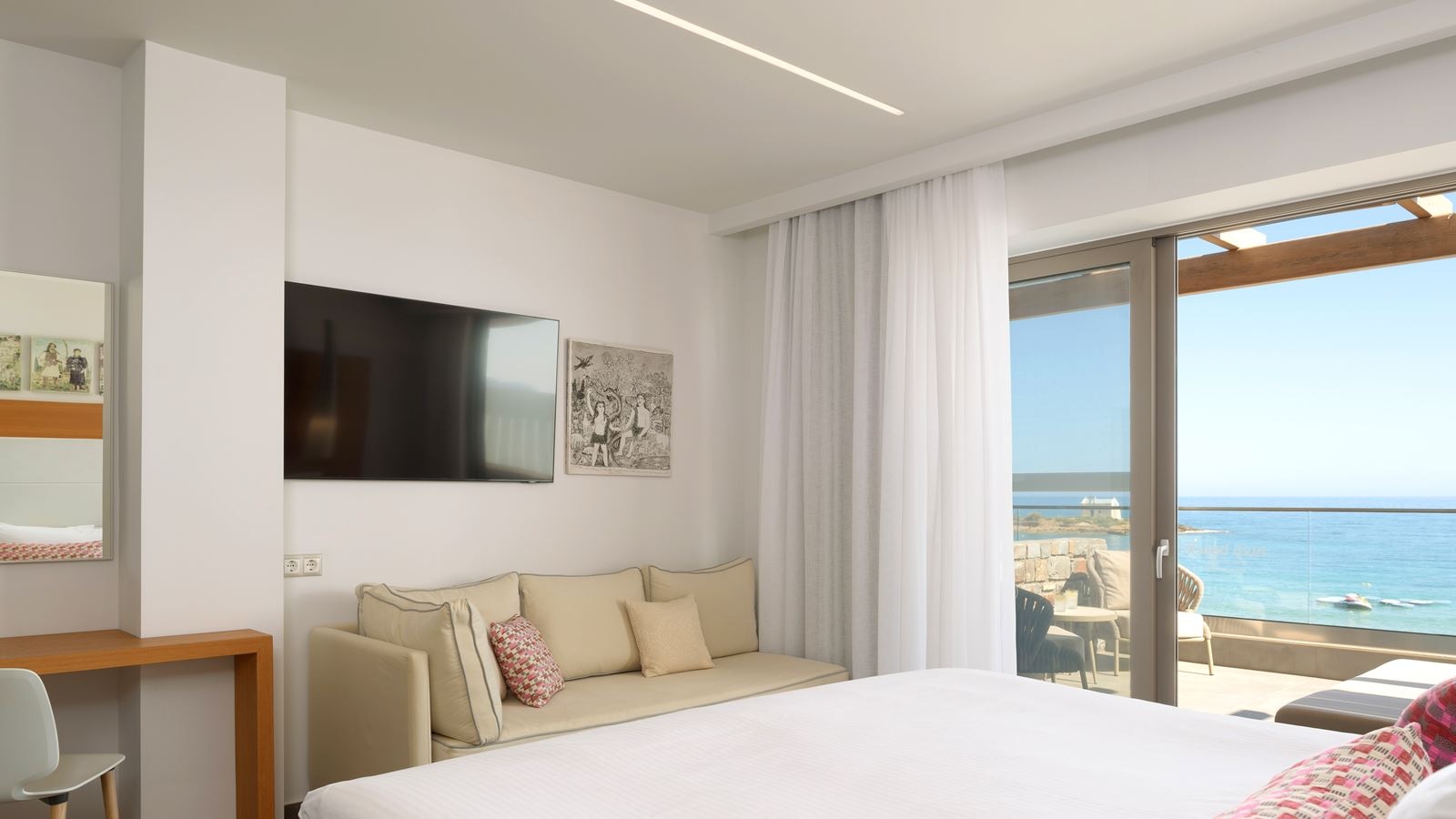 rooms-diamond-suite-beachfront-fsv