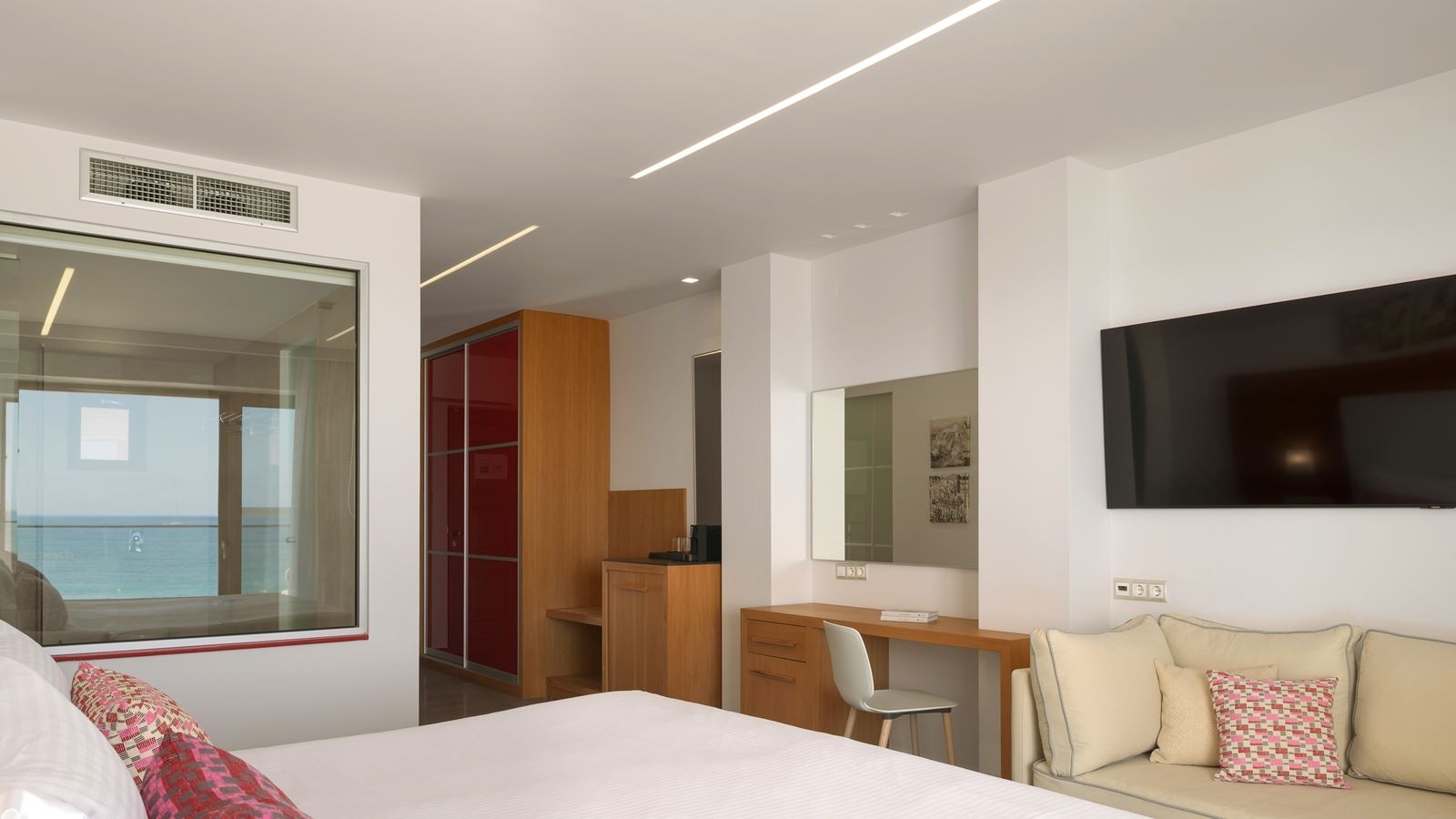 rooms-diamond-suite-beachfront-fsv