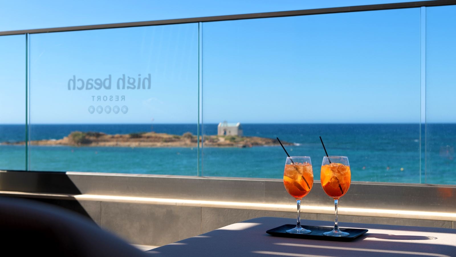 rooms-diamond-suite-beachfront-fsv