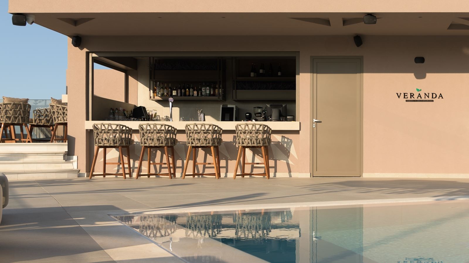 restaurants-veranda-pool-bar-restaurant