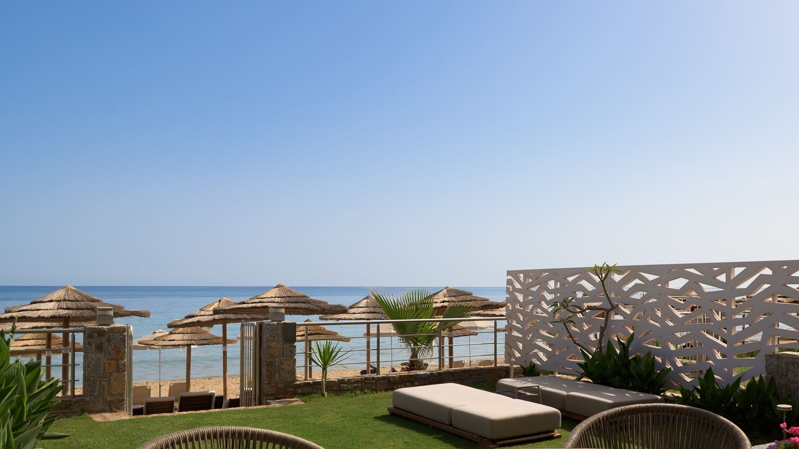 rooms-pasiphae-beachfront-villa