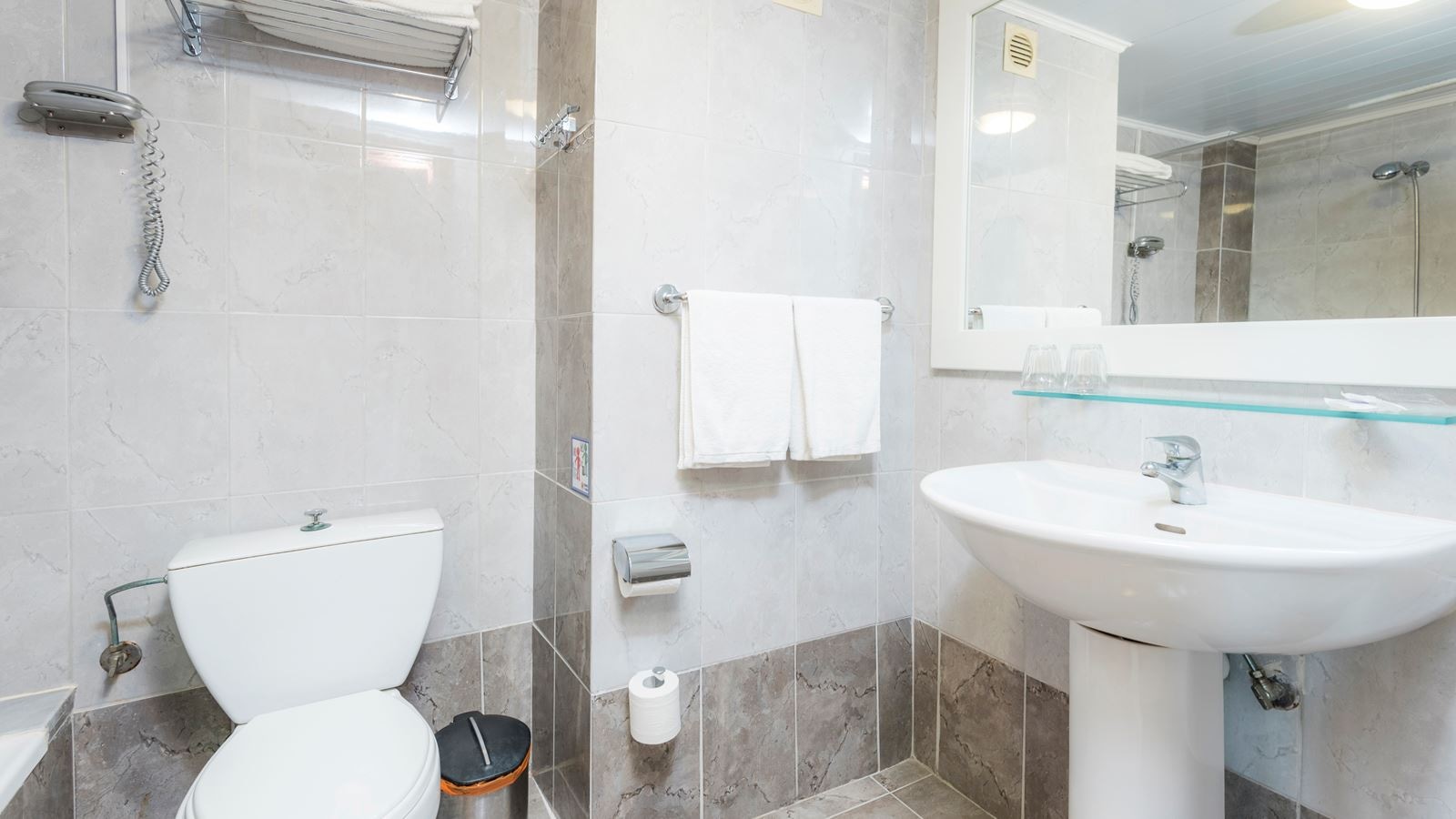 rooms-standard-twin-room-land-view-balcony-or-terrace