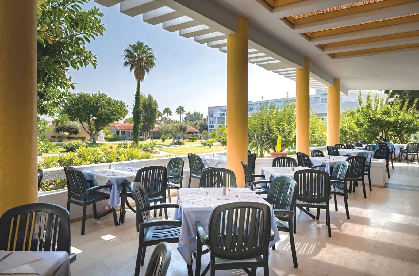 restaurants-pool-restaurant