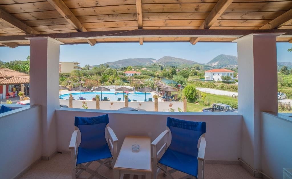 rooms-double-room-balcony