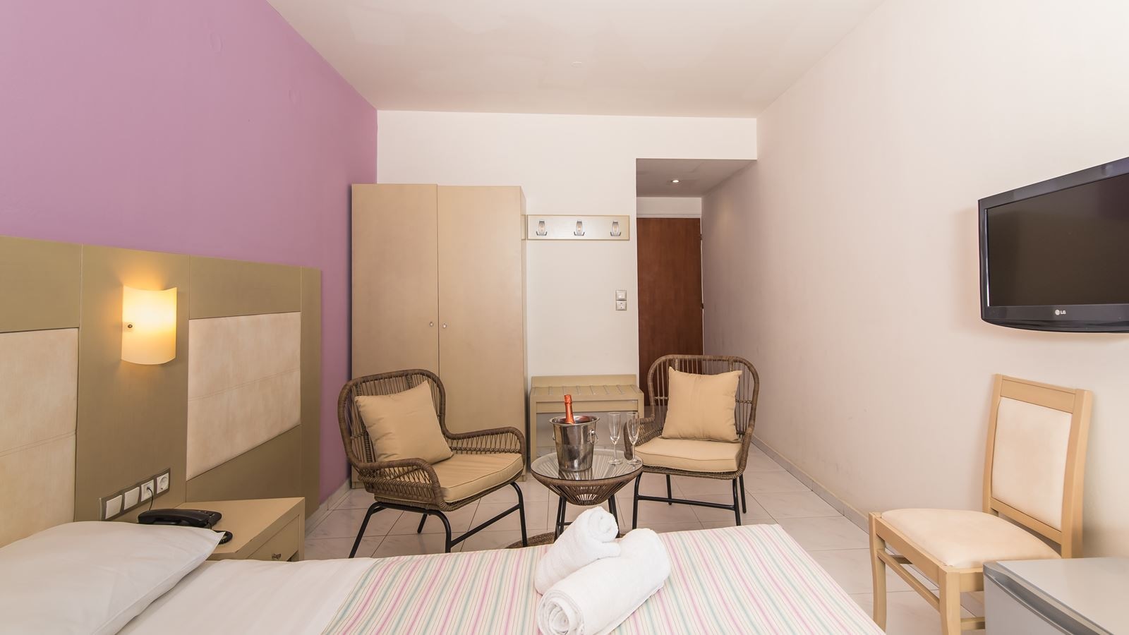 rooms-double-room-sea-view-balcony