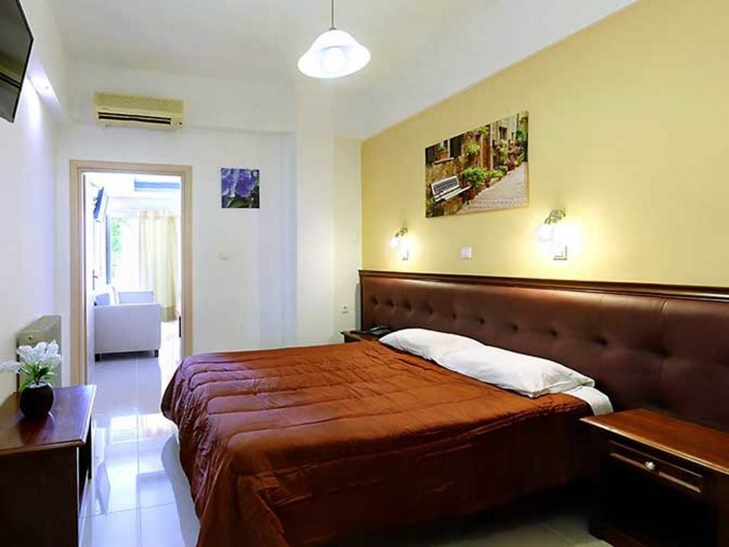 rooms-room-family-1-bedroom