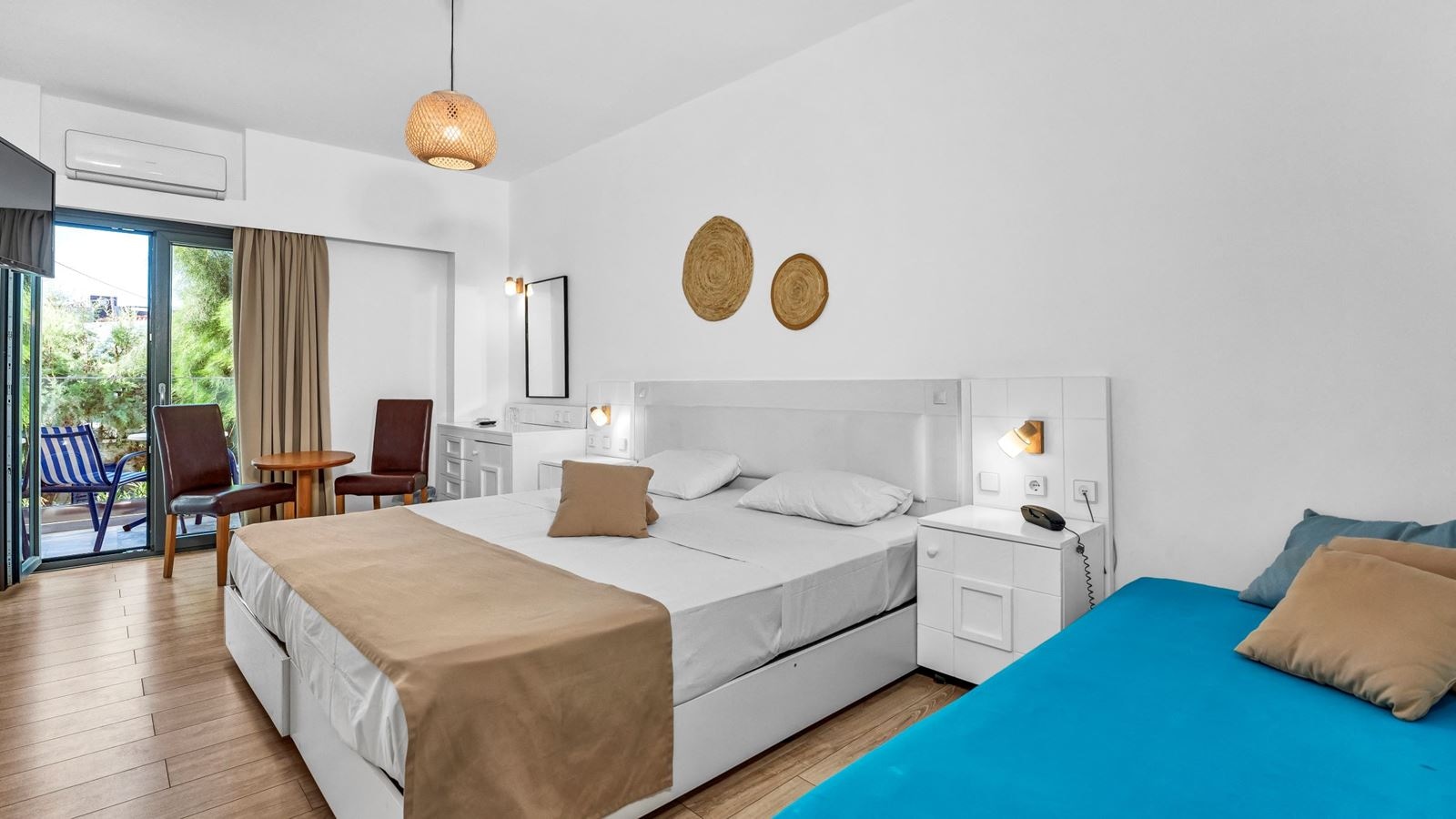 rooms-room-triple-gardenview-balcony-or-terrace