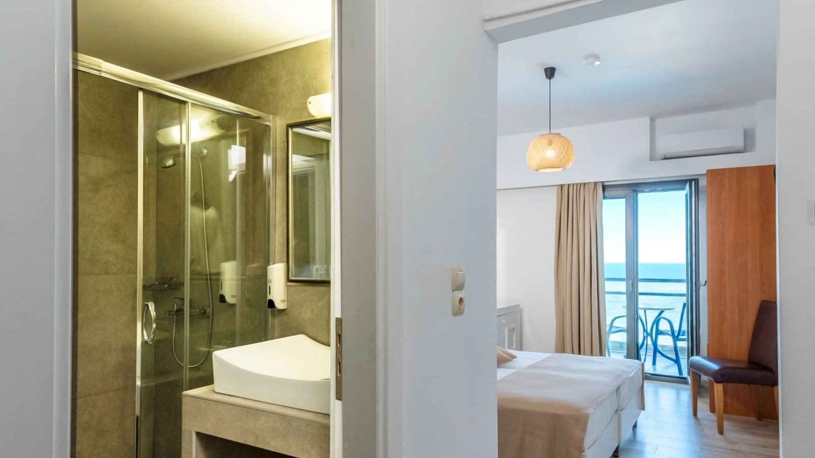 rooms-room-double-sea-view