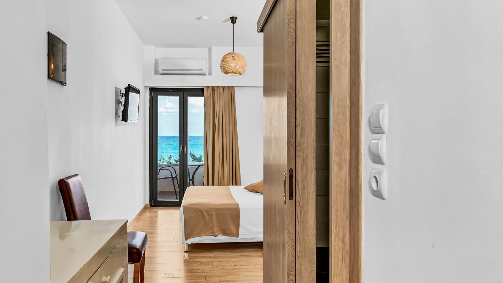 rooms-room-double-sea-view