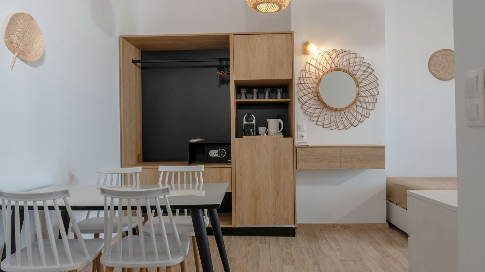 rooms-junior-suite-direct-sea-view-app-40-sqm--balcony-app-10-sqm