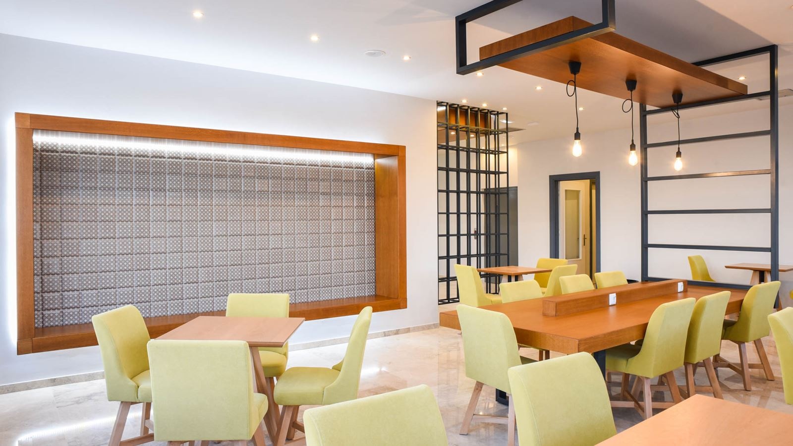 restaurants-restaurant