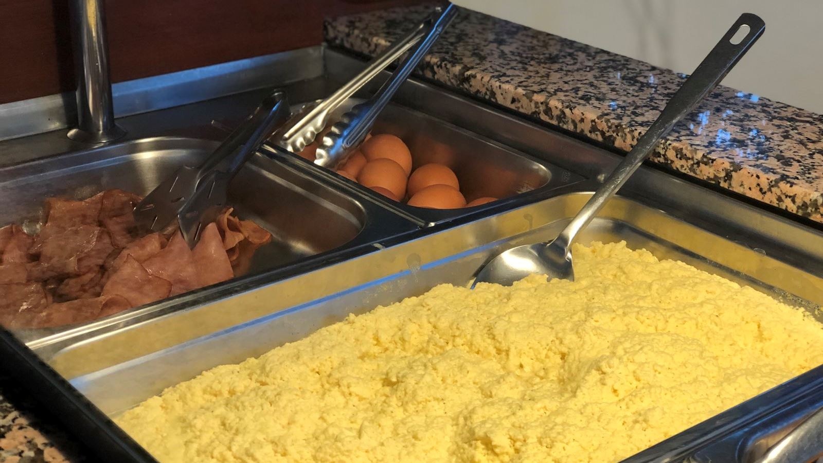 restaurants-restaurant