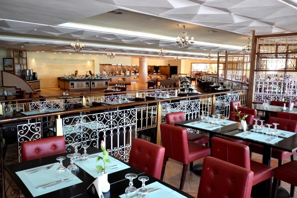 restaurants-restaurants