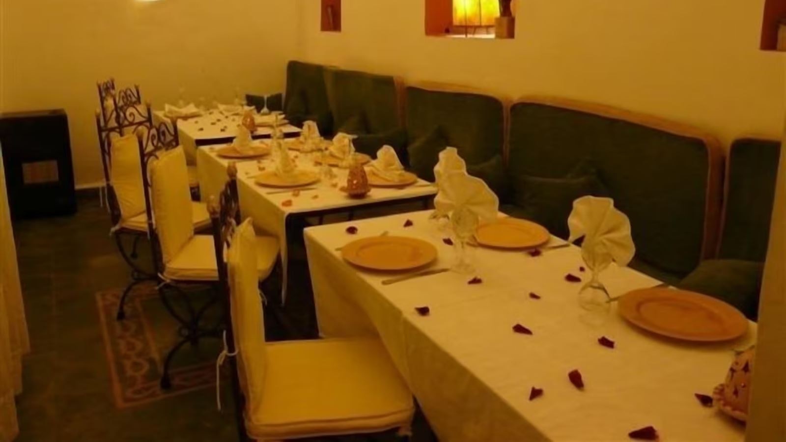 restaurants-restaurants