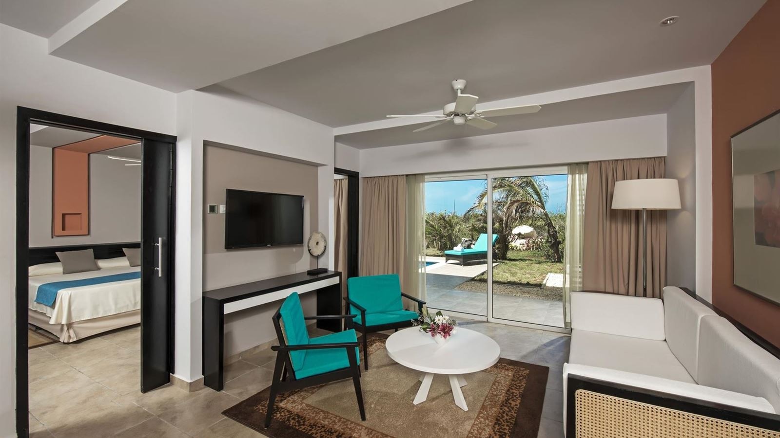 rooms-suite-room-swim-out