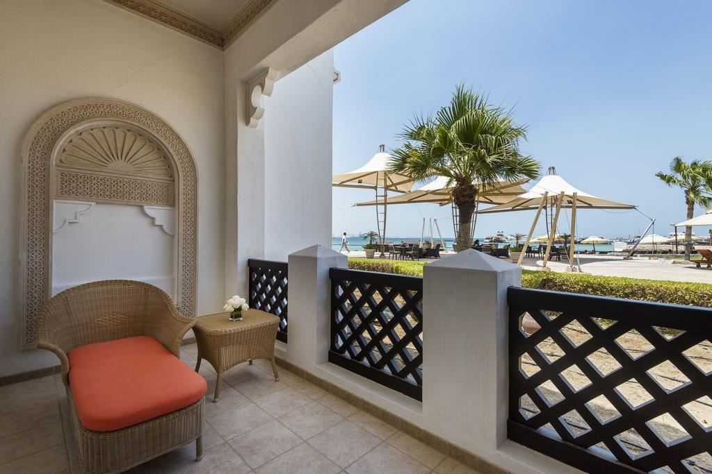 rooms-deluxe-sea-view-room