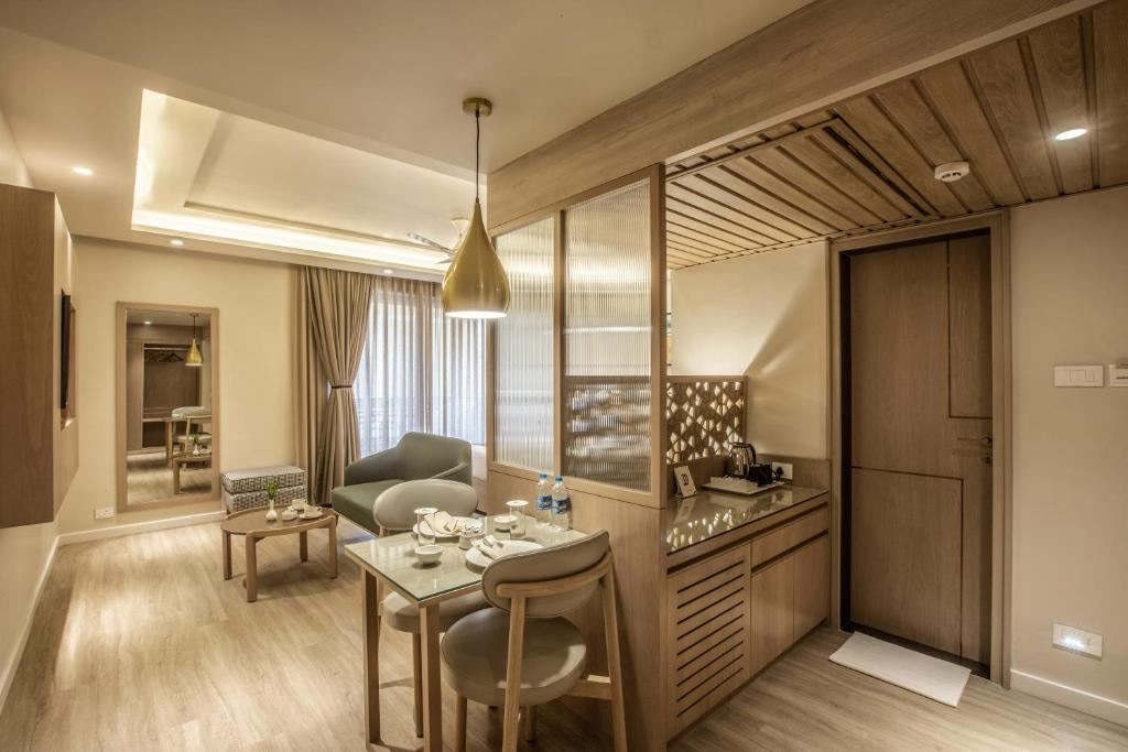 rooms-suite-room