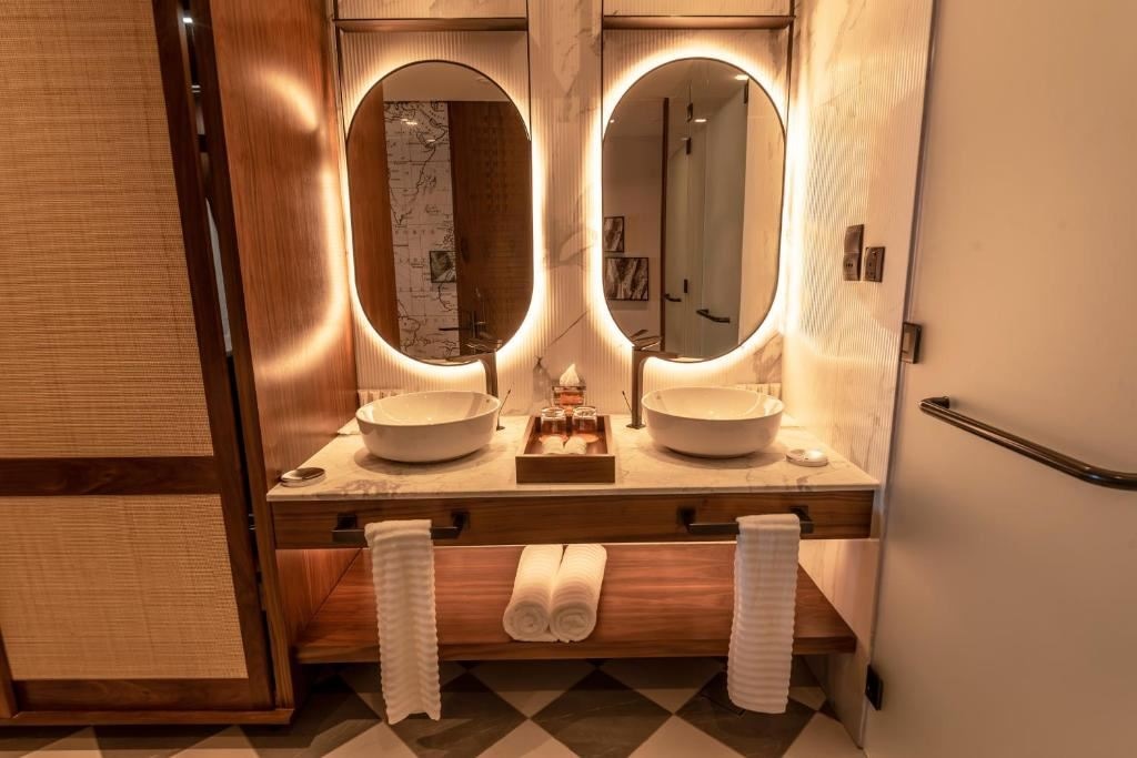 rooms-romantic-allure-suite