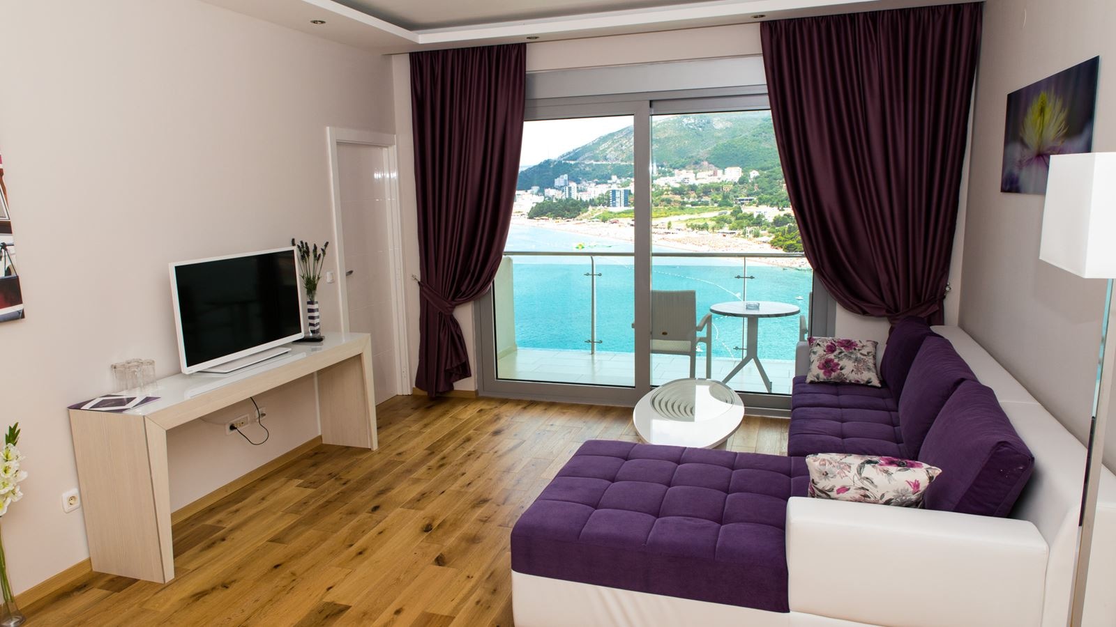 rooms-one-bedroom-apartment-sea-view