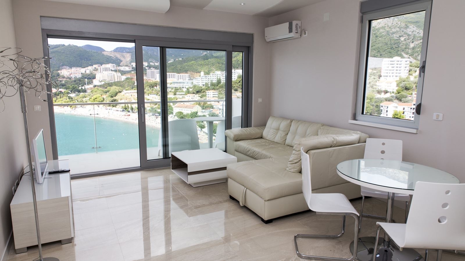 rooms-two-bedroom-apartment-sea-view