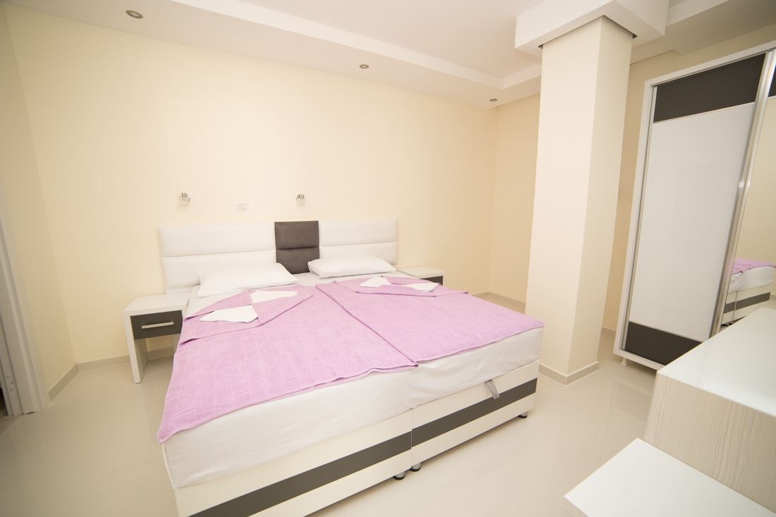 rooms-two-bedroom-apartment-garden-view