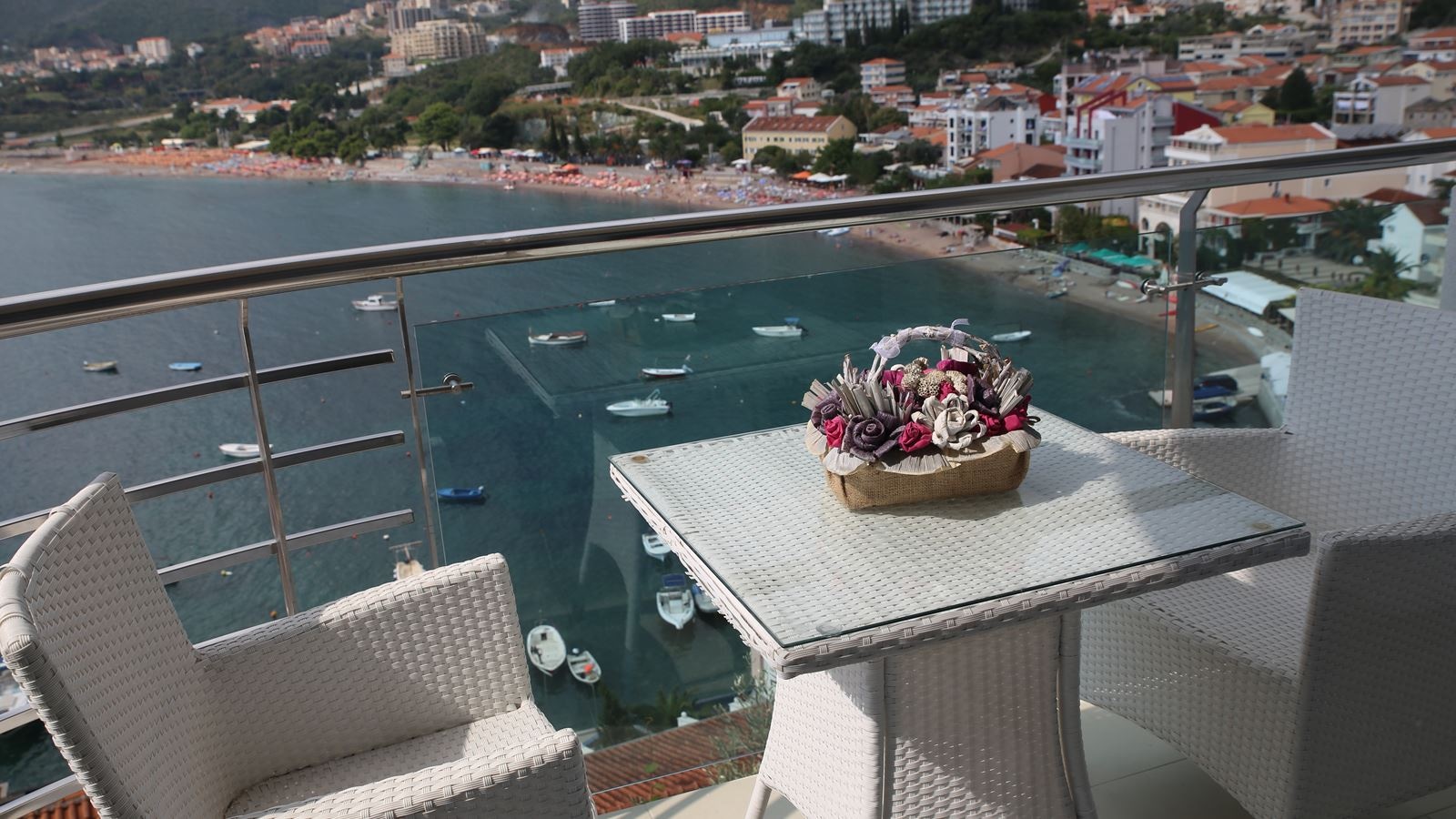 rooms-two-bedroom-apartment-sea-view