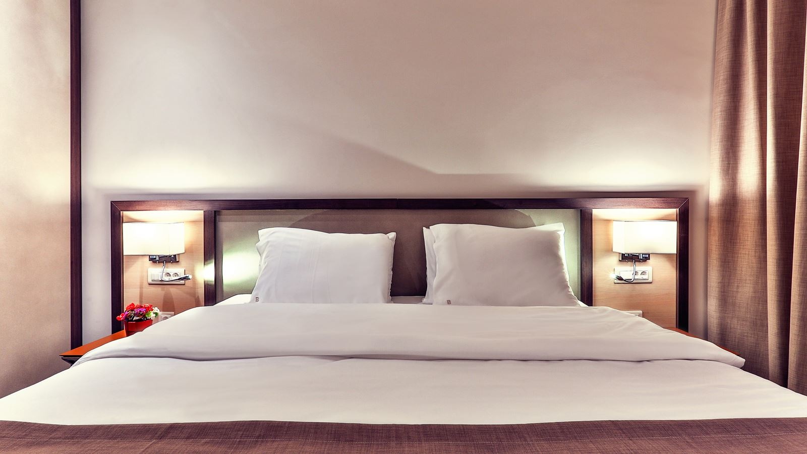 rooms-standard-double-room