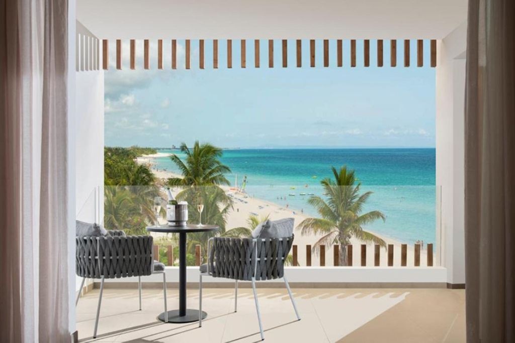 rooms-elegance-club-plunge-pool-suite-ocean-front