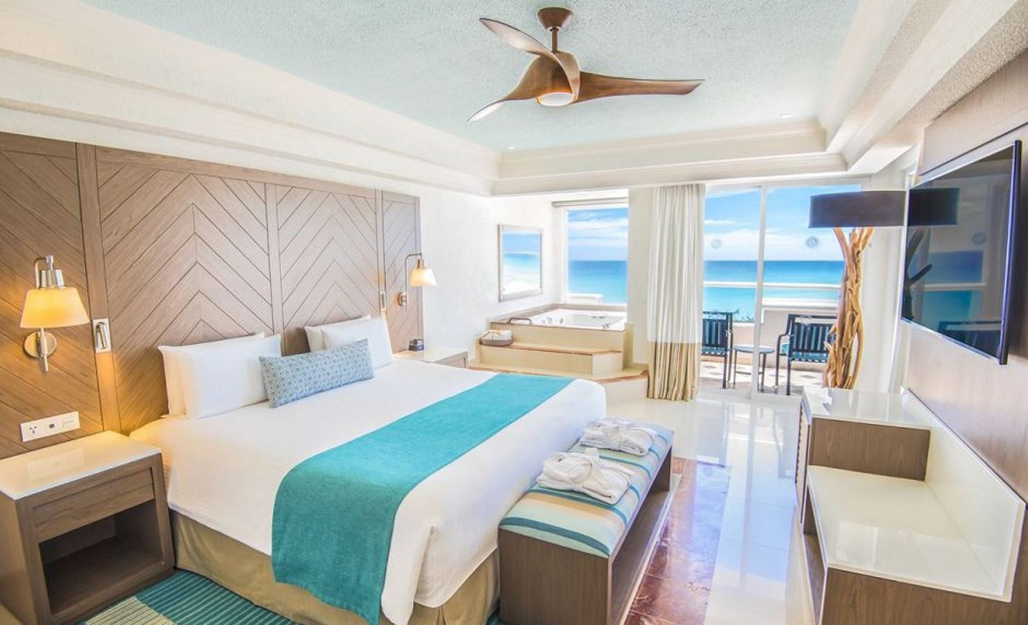 rooms-master-onebedroom-suite-ocean-view