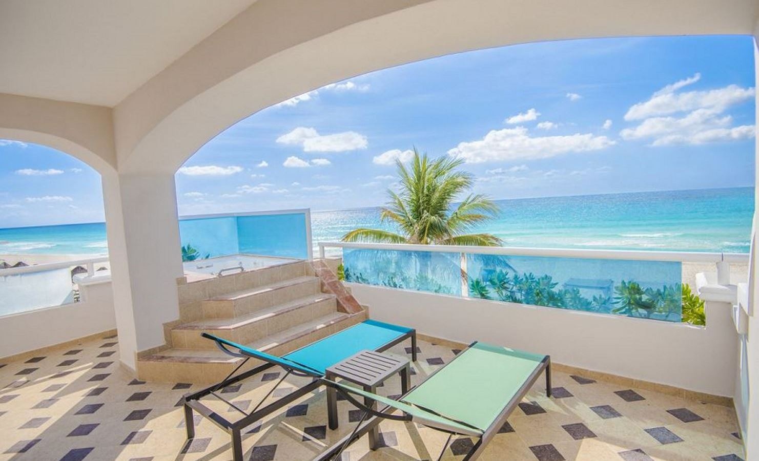 rooms-master-onebedroom-suite-oceanfront