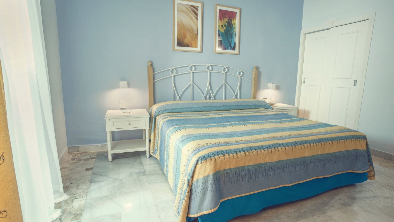 rooms-double-pool-view