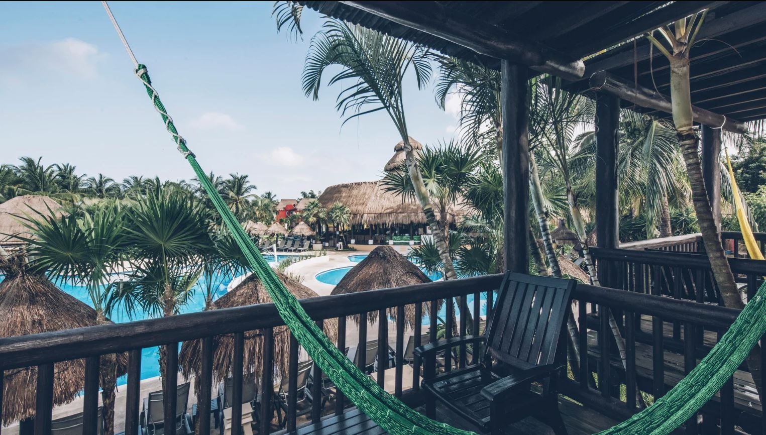 rooms-double-pool-view