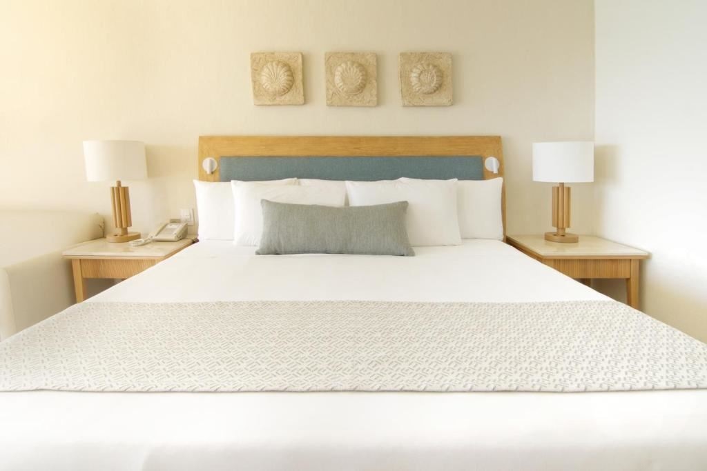 rooms-premium-side-ocean-view