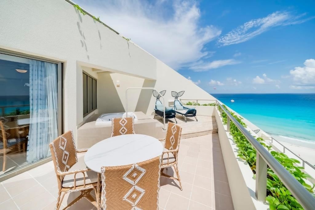 rooms-master-suite-ocean-view