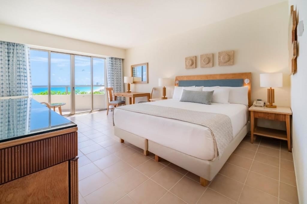 rooms-suite-ocean-front